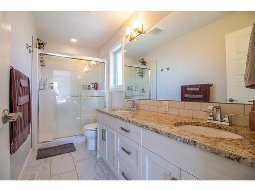 40 Northlander Way West, Lethbridge, AB - Indoor Photo Showing Bathroom