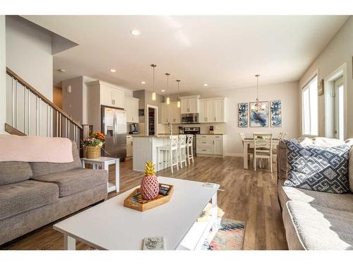 40 Northlander Way West, Lethbridge, AB - Indoor Photo Showing Living Room