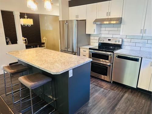 2522 15 Avenue South, Lethbridge, AB - Indoor Photo Showing Kitchen