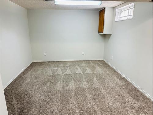 2522 15 Avenue South, Lethbridge, AB - Indoor Photo Showing Other Room