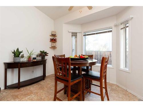 224 Heritage Boulevard West, Lethbridge, AB - Indoor Photo Showing Dining Room