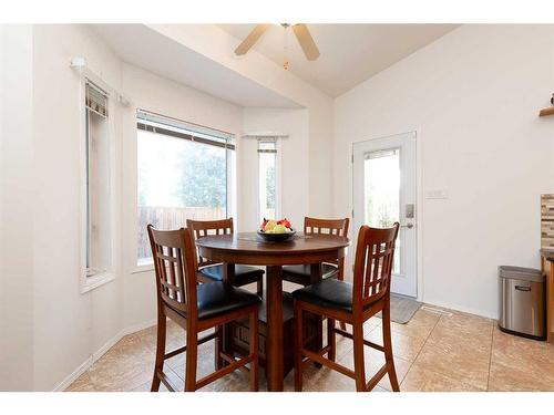 224 Heritage Boulevard West, Lethbridge, AB - Indoor Photo Showing Dining Room