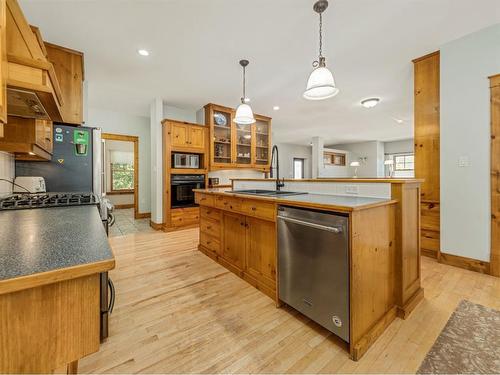 570 27 Street, Fort Macleod, AB - Indoor Photo Showing Kitchen