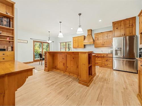 570 27 Street, Fort Macleod, AB - Indoor Photo Showing Kitchen