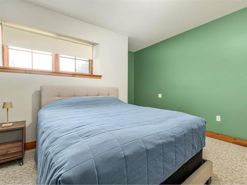 570 27 Street, Fort Macleod, AB - Indoor Photo Showing Bedroom