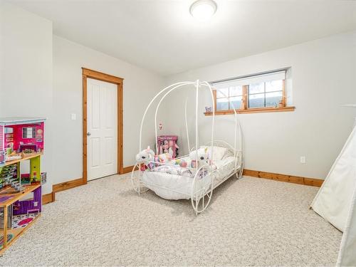 570 27 Street, Fort Macleod, AB - Indoor Photo Showing Bedroom