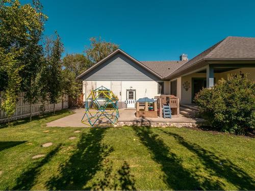 570 27 Street, Fort Macleod, AB - Outdoor With Deck Patio Veranda