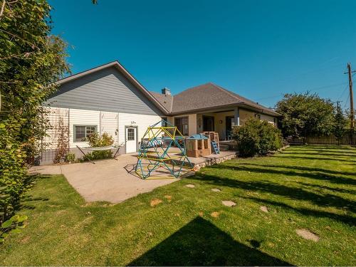 570 27 Street, Fort Macleod, AB - Outdoor With Deck Patio Veranda