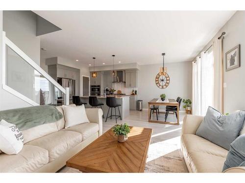 94 Blackwolf Bay North, Lethbridge, AB - Indoor Photo Showing Living Room