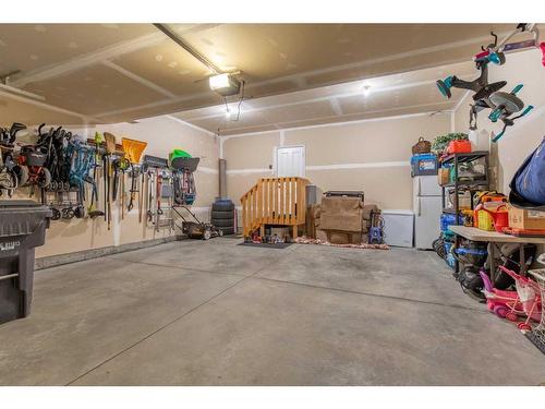 94 Blackwolf Bay North, Lethbridge, AB - Indoor Photo Showing Garage