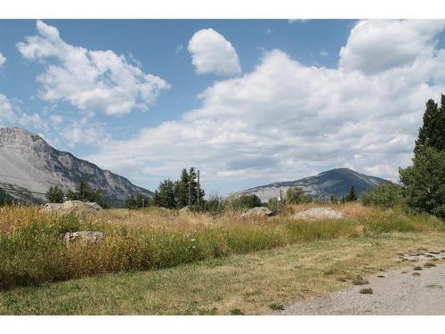 21405 27 Avenue, Crowsnest Pass, AB 