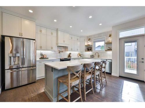 161 Sixmile Bend South, Lethbridge, AB - Indoor Photo Showing Kitchen With Stainless Steel Kitchen With Upgraded Kitchen