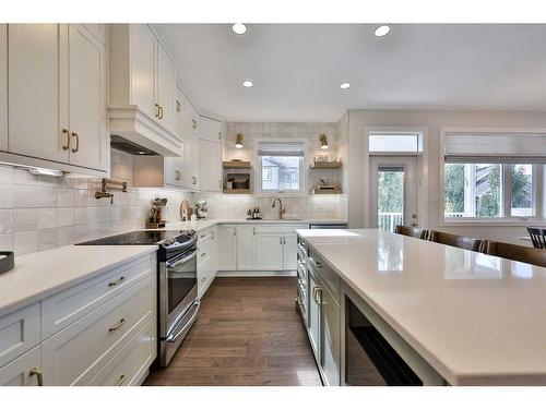 161 Sixmile Bend South, Lethbridge, AB - Indoor Photo Showing Kitchen With Upgraded Kitchen