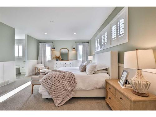 161 Sixmile Bend South, Lethbridge, AB - Indoor Photo Showing Bedroom