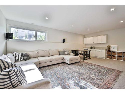 161 Sixmile Bend South, Lethbridge, AB - Indoor Photo Showing Living Room