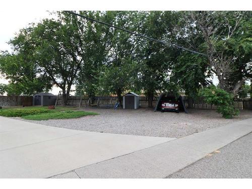 740 Crescent Avenue North, Picture Butte, AB - Outdoor