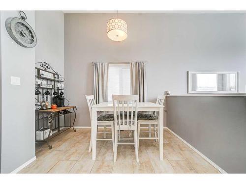 86 Assiniboia Way West, Lethbridge, AB - Indoor Photo Showing Dining Room