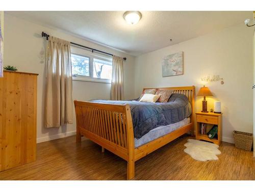 2914 13 Avenue South, Lethbridge, AB - Indoor Photo Showing Bedroom