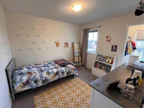 476 Chinook Gate Square Sw, Airdrie, AB - Indoor Photo Showing Bedroom