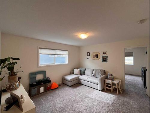 476 Chinook Gate Square Sw, Airdrie, AB - Indoor Photo Showing Living Room