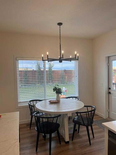 476 Chinook Gate Square Sw, Airdrie, AB - Indoor Photo Showing Dining Room