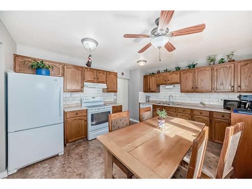 1013 12 Street South, Lethbridge, AB - Indoor Photo Showing Kitchen With Double Sink