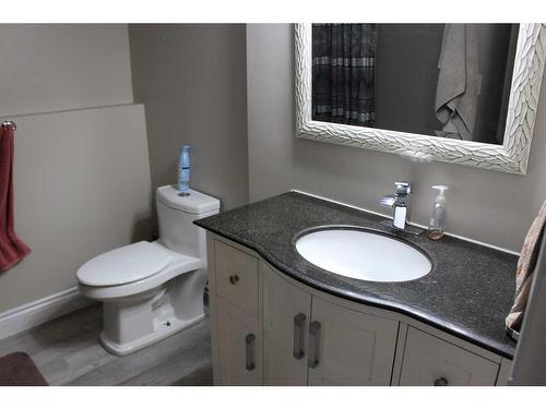 413 7 Street North, Picture Butte, AB - Indoor Photo Showing Bathroom