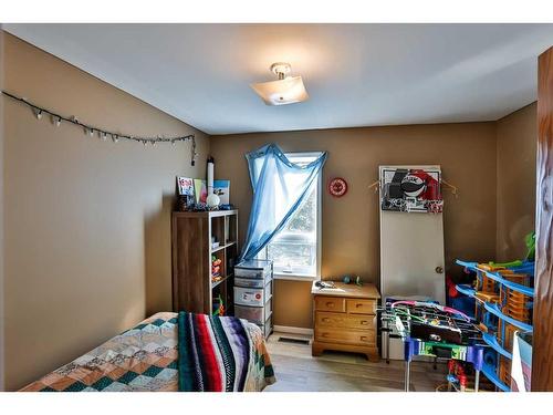 140 2 Street South, Lomond, AB - Indoor Photo Showing Bedroom