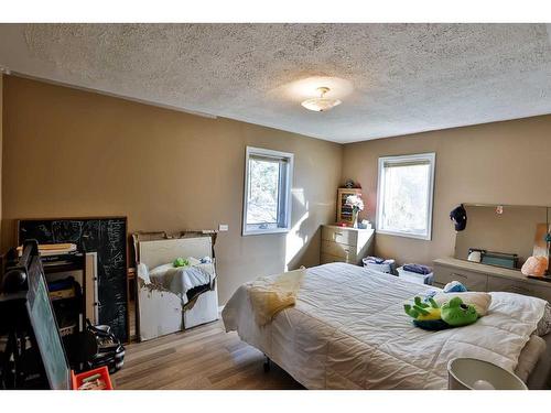 140 2 Street South, Lomond, AB - Indoor Photo Showing Bedroom