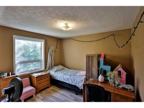 140 2 Street South, Lomond, AB - Indoor Photo Showing Bedroom