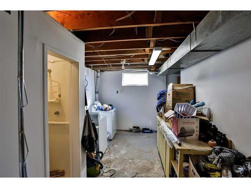 140 2 Street South, Lomond, AB - Indoor Photo Showing Basement