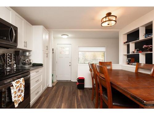 74 Dalhousie Court West, Lethbridge, AB - Indoor Photo Showing Dining Room