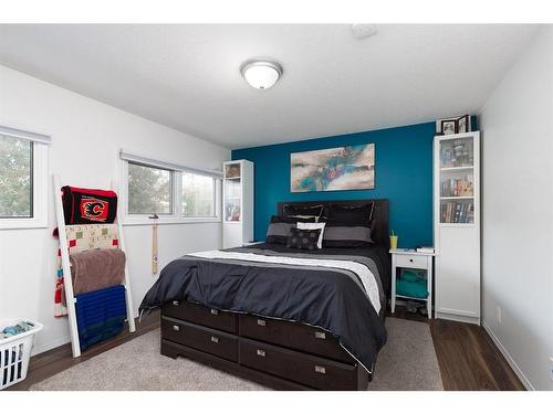 74 Dalhousie Court West, Lethbridge, AB - Indoor Photo Showing Bedroom