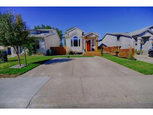 213 Mt Crandell Crescent West, Lethbridge, AB - Outdoor With Facade