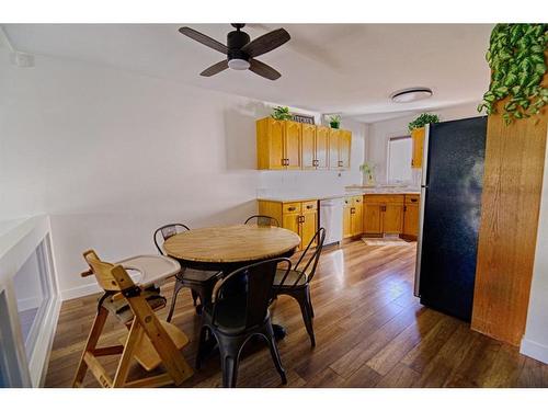 213 Mt Crandell Crescent West, Lethbridge, AB - Indoor Photo Showing Dining Room