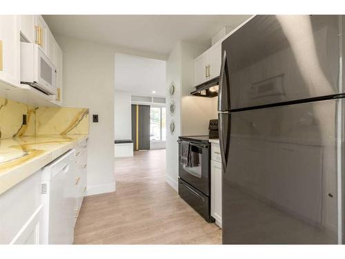 5008 4 Street, Coalhurst, AB - Indoor Photo Showing Kitchen