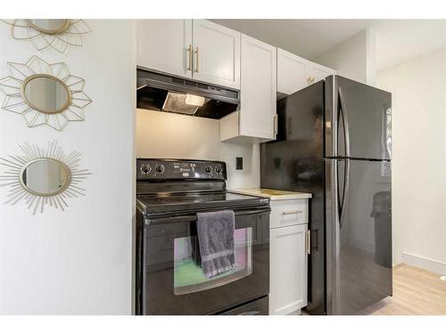 5008 4 Street, Coalhurst, AB - Indoor Photo Showing Kitchen