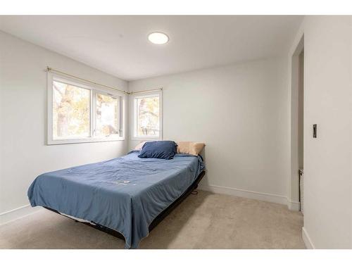 5008 4 Street, Coalhurst, AB - Indoor Photo Showing Bedroom