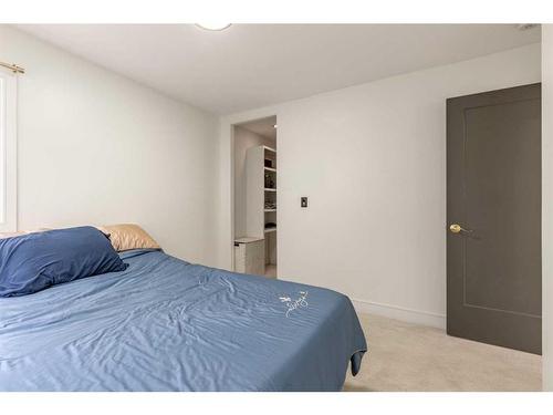 5008 4 Street, Coalhurst, AB - Indoor Photo Showing Bedroom