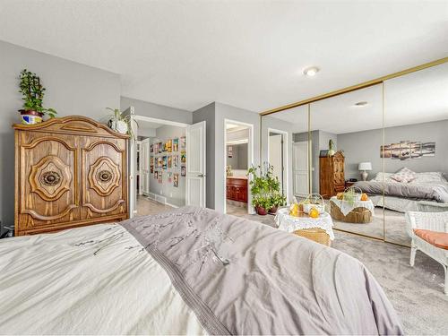 27 Canyon Court West, Lethbridge, AB - Indoor Photo Showing Bedroom