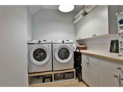 103-1601 9A Avenue South, Lethbridge, AB - Indoor Photo Showing Laundry Room