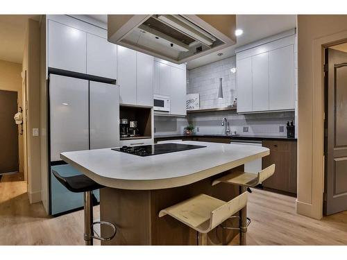 103-1601 9A Avenue South, Lethbridge, AB - Indoor Photo Showing Kitchen