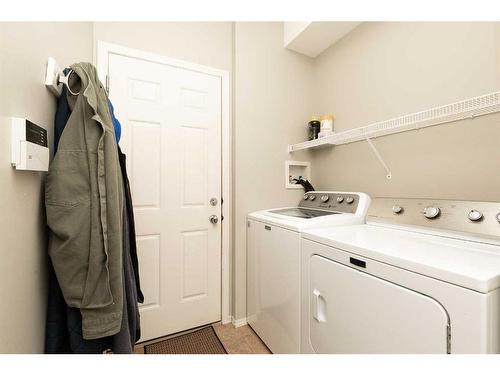 10 Squamish Bay West, Lethbridge, AB - Indoor Photo Showing Laundry Room