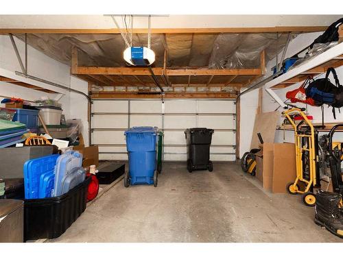 10 Squamish Bay West, Lethbridge, AB - Indoor Photo Showing Garage