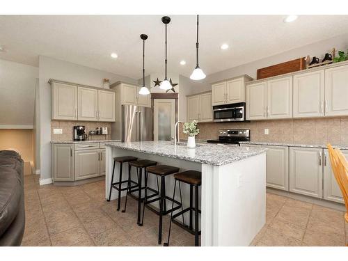 10 Squamish Bay West, Lethbridge, AB - Indoor Photo Showing Kitchen With Stainless Steel Kitchen With Upgraded Kitchen