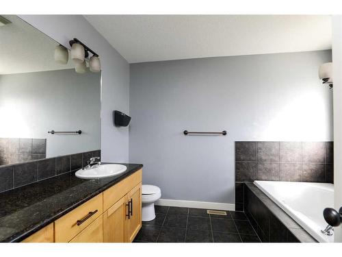 4610 7 Street, Coalhurst, AB - Indoor Photo Showing Bathroom