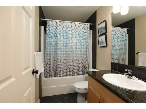 4610 7 Street, Coalhurst, AB - Indoor Photo Showing Bathroom