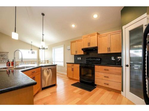 4610 7 Street, Coalhurst, AB - Indoor Photo Showing Kitchen With Double Sink