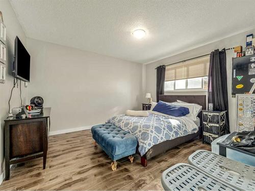 612 Mcdougall Street, Pincher Creek, AB - Indoor Photo Showing Bedroom