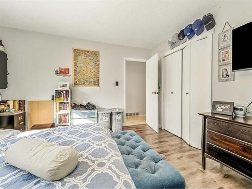 612 Mcdougall Street, Pincher Creek, AB - Indoor Photo Showing Bedroom